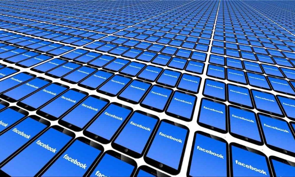 Facebook يمكن أن يعيد تسمية علامته التجارية لتتناسب مع metaverse الخاص به