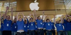 apple employees 1459937037