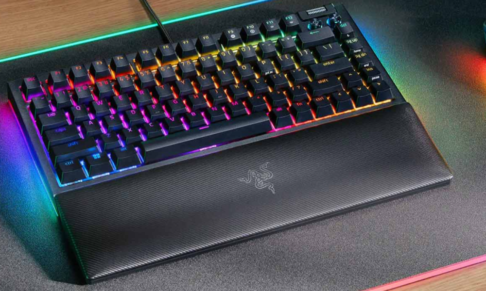 Razer تطلق تحديًا قويًا لـ ROG بلوحة مفاتيح BlackWidow V4 Pro 75