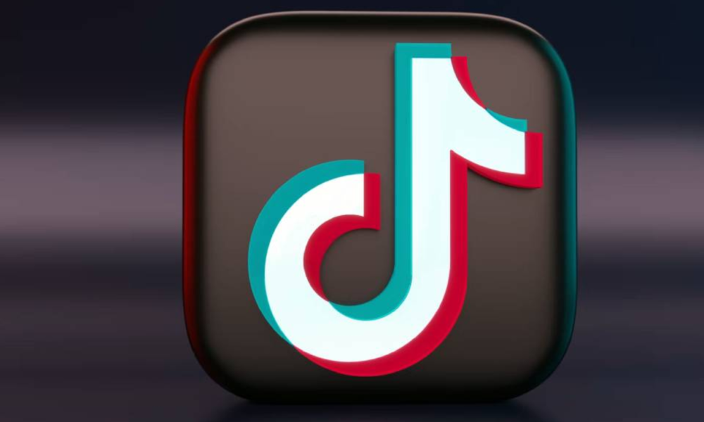 TikTok وGiphy شراكة جديدة لدمج صور GIF الذكية في الرسائل المباشرة