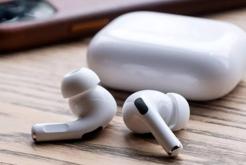 الجيل الثالث من AirPods Pro تطورات تقنية وتصميم جديد