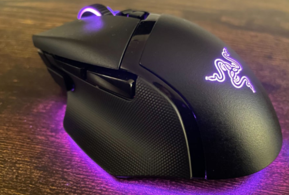 مراجعة شاملة لفأرة Razer Basilisk V3 Pro 35K وقاعدة الشحن Razer Mouse Dock Pro