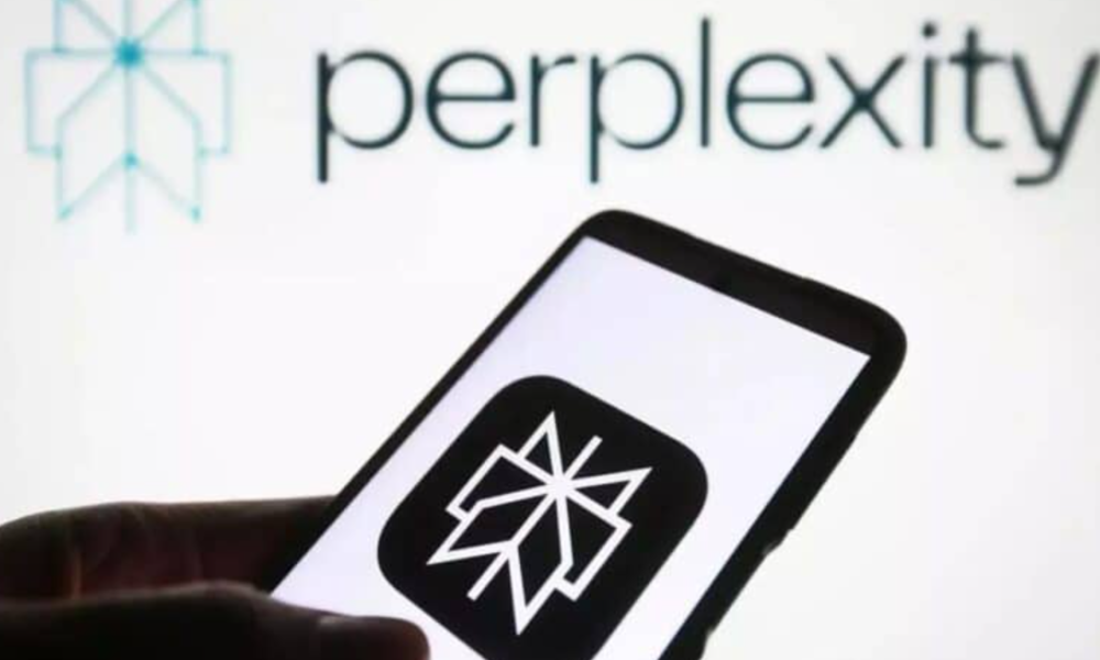 سامسونج تقترب من إدماج مساعد Perplexity الذكي في أجهزة جالاكسي