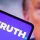 Truth منصة بث ترامب التي تتحول إلى ملاذ لنظريات المؤامرة الغريبة