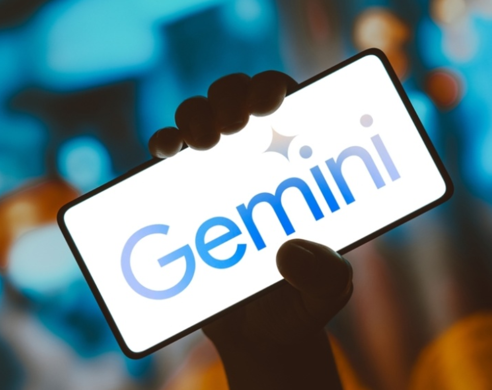 تحديثات جوجل الذكية أبرز التحسينات الجديدة في مساعد Gemini لعام 2025