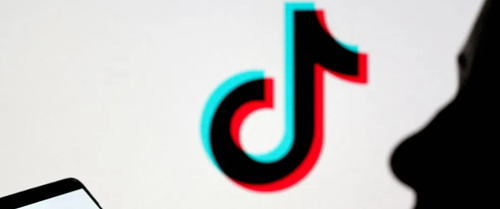 غوغل وآبل تحت مجهر التحقيقات بسبب استمرار دعم تيك توك في أميركا