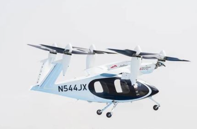 دبي تطلق مستقبل النقل الجوي أول تجربة ناجحة للتاكسي الطائر