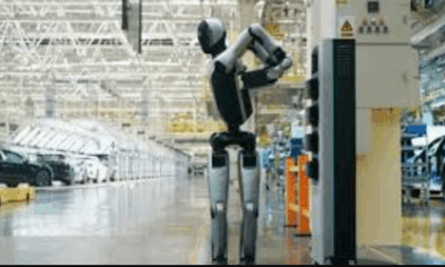 روبوت صيني يبدّل بطارياته ذاتيًا ثورة في صناعة الروبوتات البشرية