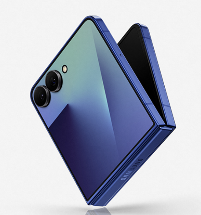 مراجعة شاملة لهاتف Galaxy Z Flip7 تصميم متطور وذكاء اصطناعي أكثر ذكاءً