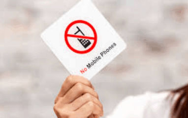 كوريا الجنوبية تعتمد قانونًا يحظر الهواتف الذكية في المدارس ابتداءً من 2026