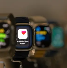 هل ساعات أبل ووتش مقاومة للماء