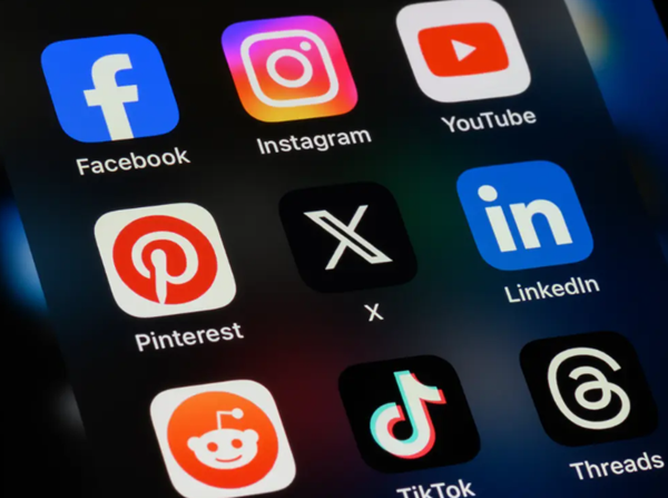 وسائل التواصل تتحول إلى سوق سوداء لبيع الجماجم وسرقة القبور في بريطانيا