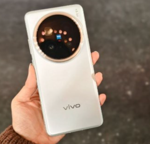 فيفو تتحدى آيفون ميزة تصوير فيديو سينمائي جديدة بدقة 4K و60 إطارًا