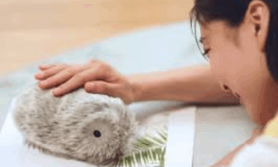 كاسيو تطلق موفلين حيوان أليف افتراضي بالذكاء الاصطناعي لتعزيز الصحة النفسية