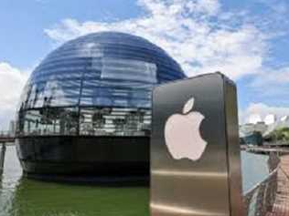 موظفو أبل في أوروبا يتلقون تدريب eSIM و iPhone 17 قد يُلغى منه منفذ الشريحة الفعلية