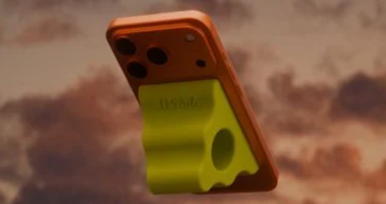 أبل تطرح حامل MagSafe جديد بتصميم فني ودعم لذوي الاحتياجات الخاصة 32 أبل تطرح حامل MagSafe جديد بتصميم فني ودعم لذوي الاحتياجات الخاصة