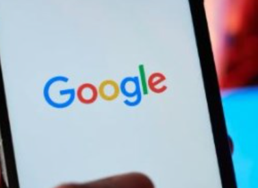 آيفون 2027 تصميم ثوري بكاميرا مخفية وشاشة بلا حواف 19