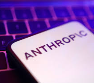 آيفون 2027 تصميم ثوري بكاميرا مخفية وشاشة بلا حواف 27