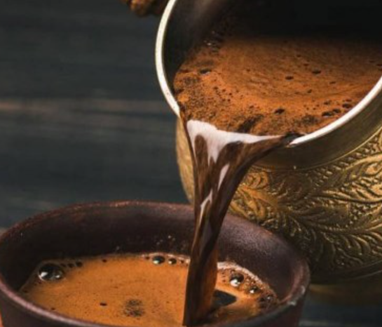 سوار صيني يَعِدُ ببديل للكافيين تقنية كهربائية تعيد تعريف مفهوم اليقظة