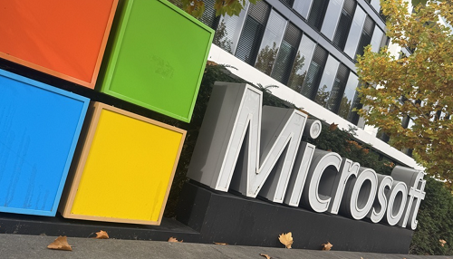 اتهامات خطيرة تلاحق مايكروسوفت شبهات بالتستر على مراقبة الفلسطينيين ونقل بيانات حساسة