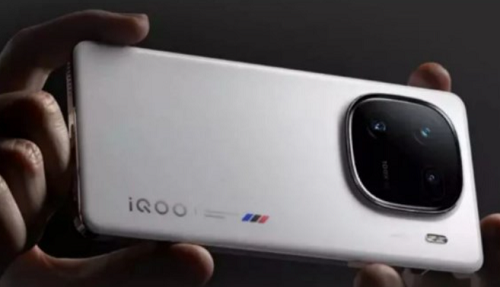 iQOO Z11 Turbo يرفع سقف الفئة العليا بكاميرا 200MP وتقريب بصري 4x بدون فقدان الجودة