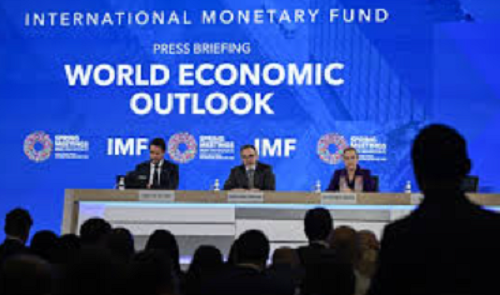 المنتدى الاقتصادي العالمي يحذر الرسوم الجمركية والذكاء الاصطناعي على رأس مخاطر الأعمال حتى 2026