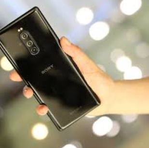 تحديث iOS 26.2.1 يثير موجة انتقادات بين مستخدمي آيفون 8