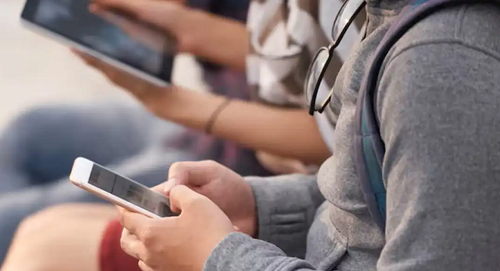 قوانين التحقق من العمر تعيد تشكيل الإنترنت في الولايات المتحدة