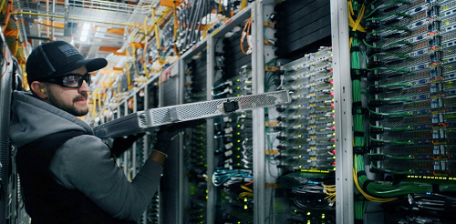 اضطرابات تشغيلية في خدمات السحابة أعطال طاقة واتصال تضرب Amazon Web Services في الخليج