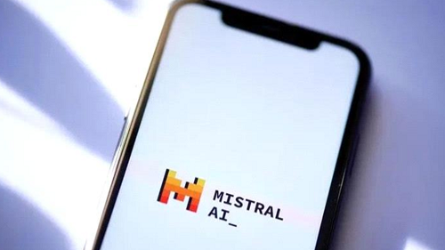 ميسترال تكشف عن Voxtral TTS نموذج صوتي مفتوح يدعم العربية وينافس الكبار