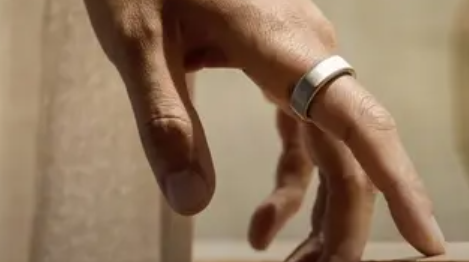 خاتم Oura يطوّر تتبع الصحة النسائية بميزة جديدة لمراقبة تأثير وسائل منع الحمل
