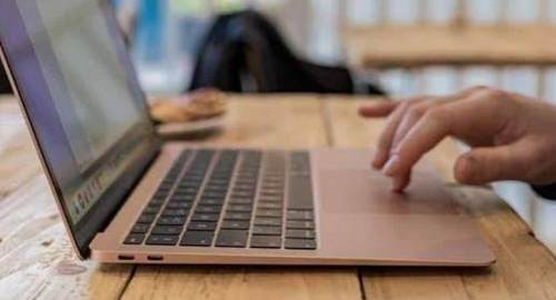لماذا تخلّت أجهزة اللابتوب الحديثة عن منفذ Ethernet الأسباب والحلول البديلة