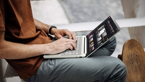 منافسة تشتعل في سوق الحواسيب الاقتصادية بعد نجاح MacBook Neo