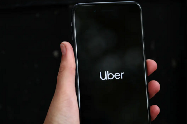 رسائل مزيفة باسم أوبر.. كيف تحمي بيانات بطاقتك المصرفية من هجمات التصيد الإلكتروني؟