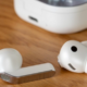 ميزة Hearing Aid في Galaxy Buds تحصل على اعتماد FDA لدعم السمع