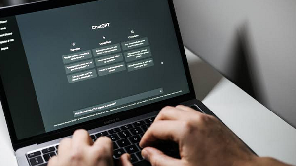 ChatGPT Spaces تحول المساعد إلى بيئة عمل متكاملة للفرق والشركات