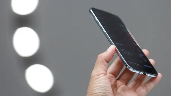 آيفون ألترا مهدد بالتأخر في الصين.. ما علاقة eSIM؟ 46 آيفون ألترا مهدد بالتأخر في الصين.. ما علاقة eSIM؟