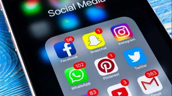 قيود كاليفورنيا على مواقع التواصل.. قوانين جديدة لحماية الأطفال من الإدمان الرقمي 16 قيود كاليفورنيا على مواقع التواصل.. قوانين جديدة لحماية الأطفال من الإدمان الرقمي