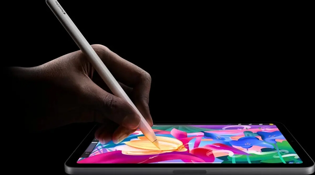 آيباد ميني 8 بشاشة OLED. أبل تكشف بالخطأ عن اقتراب إطلاق الجهاز