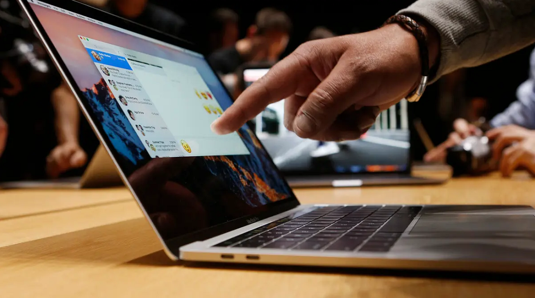 إزالة Apple Intelligence من ماك. أداة توفر 12 غيغابايت من التخزين