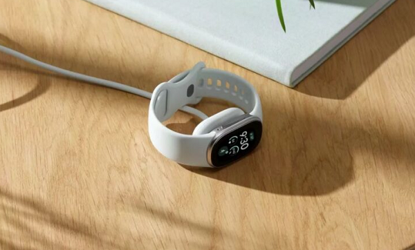 سوار Fitbit Edge الجديد.. شاشة OLED وبطارية تدوم أسبوعًا 16 سوار Fitbit Edge الجديد.. شاشة OLED وبطارية تدوم أسبوعًا